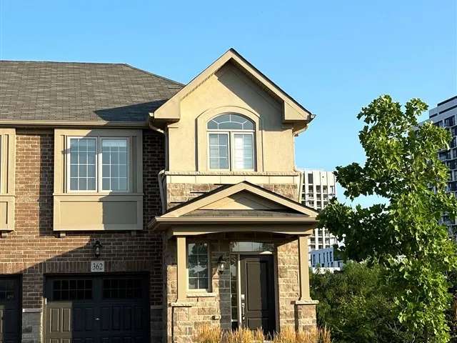 Townhouse For Rent in Oakville, Ontario