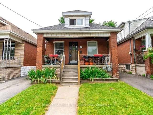 Duplex For Sale in Hamilton, Ontario