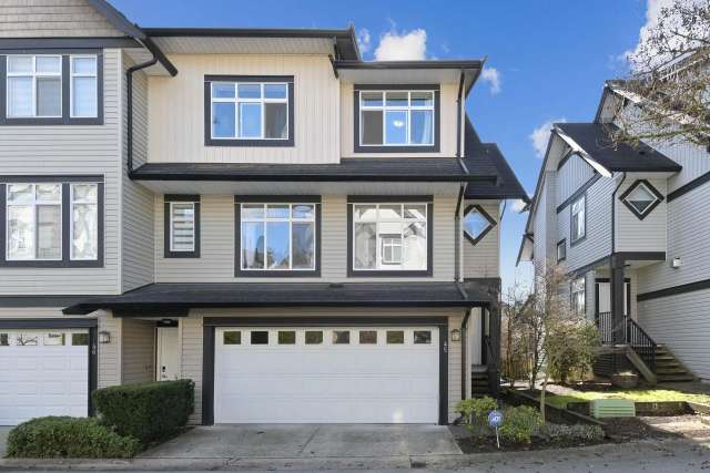 A $939,000.00 Townhouse with 4 bedrooms in Willoughby Heights, Langley