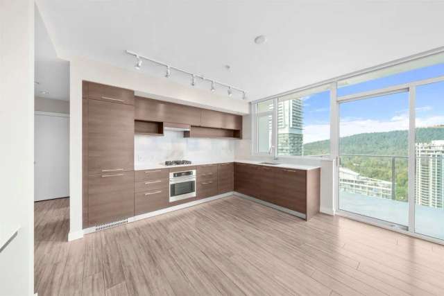 Condo For Sale in Coquitlam, British Columbia