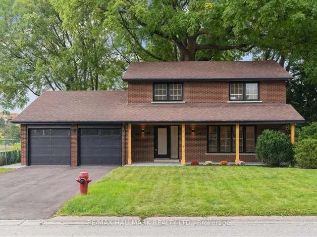 House For Sale in Aurora, Ontario