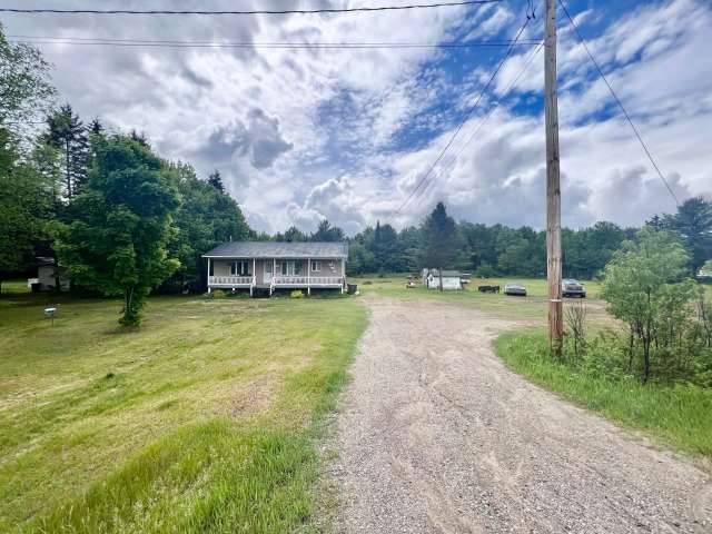 Bungalow For Sale in Quebec, Quebec