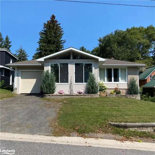 House For Sale in Huntsville, Ontario