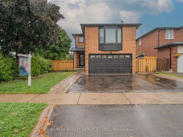 House For Sale in Brampton, Ontario