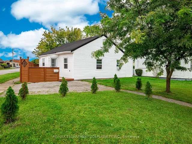 House For Sale in St. Catharines, Ontario