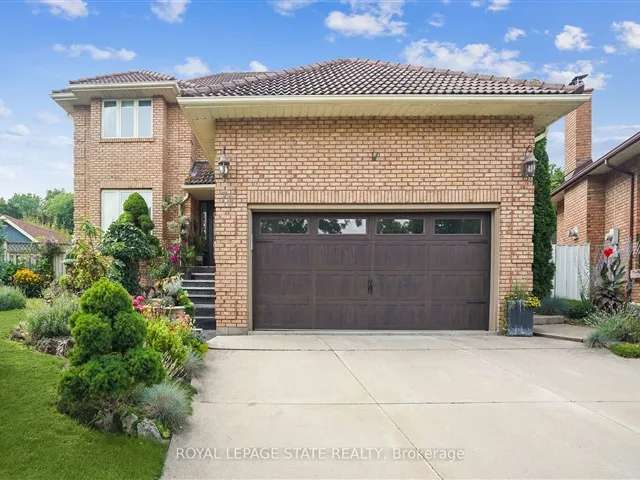 House For Sale in Hamilton, Ontario