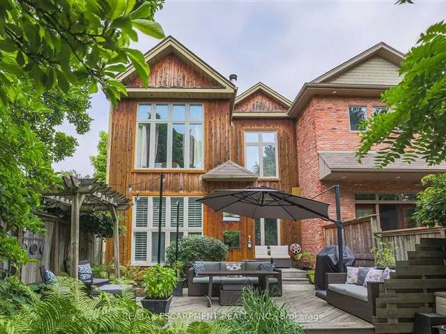 Townhouse For Sale in St. Catharines, Ontario