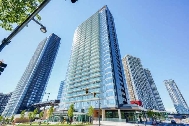 Condo For Sale in Surrey, British Columbia