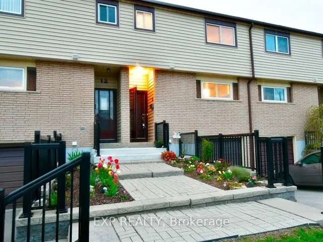 Townhouse For Rent in Hamilton, Ontario