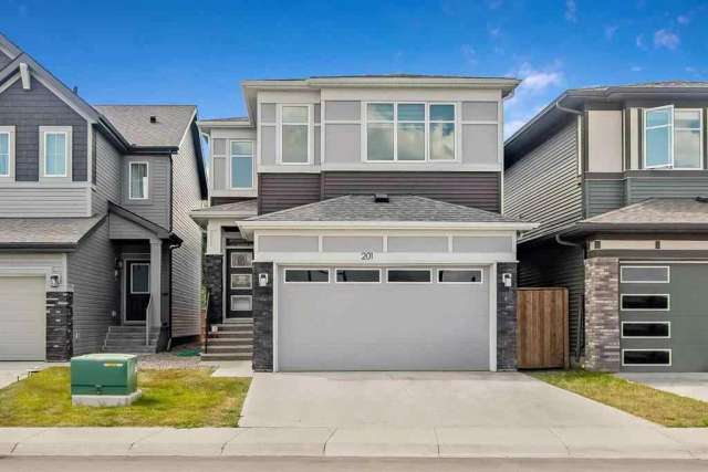 House For Sale in Calgary, Alberta