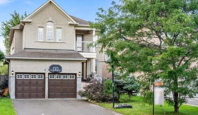 House For Sale in Richmond Hill, Ontario