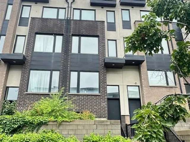 Townhouse For Rent in Toronto, Ontario