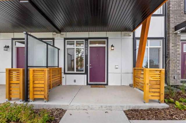 Townhouse For Sale in Calgary, Alberta