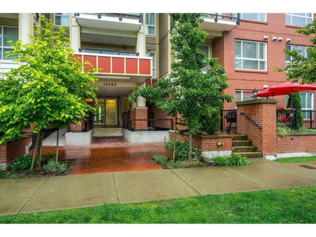 House For Sale in Surrey, British Columbia