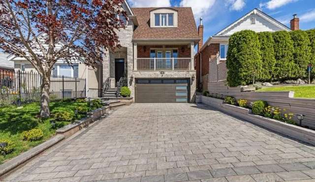 House For Sale in Toronto, Ontario