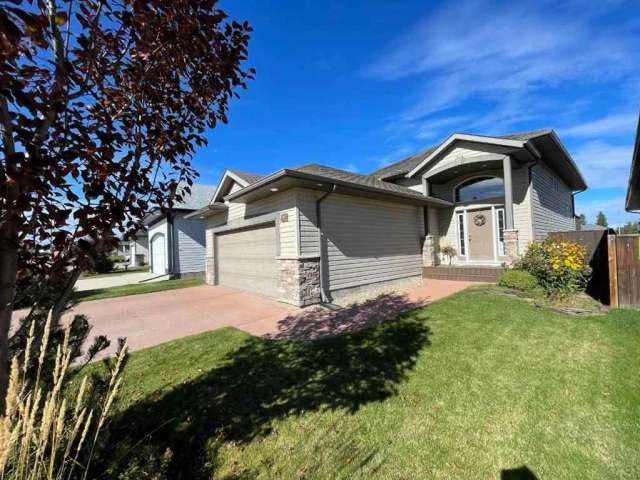 House For Sale in Ponoka, Alberta