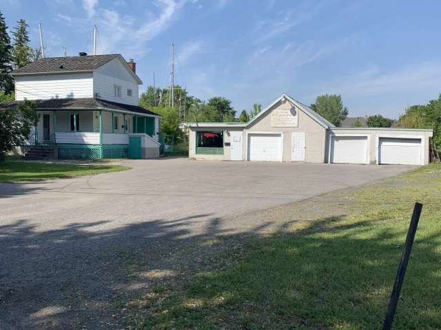 Store For Sale in Repentigny, Quebec