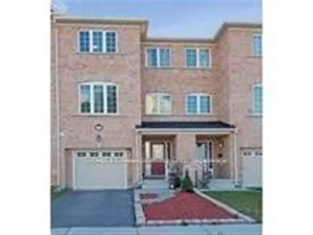 Townhouse For Rent in Toronto, Ontario