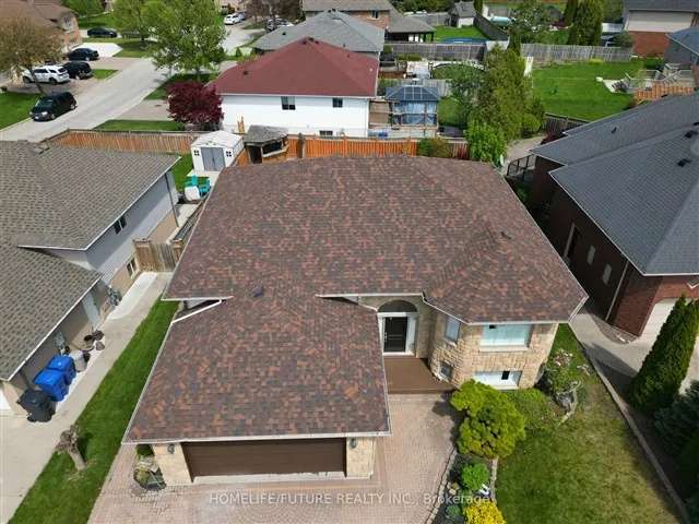 House For Sale in Windsor, Ontario