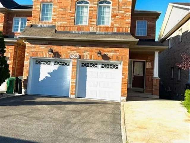 House For Rent in Mississauga, Ontario