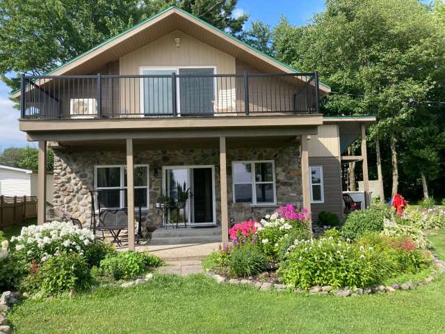 Store For Sale in Waterville, Quebec