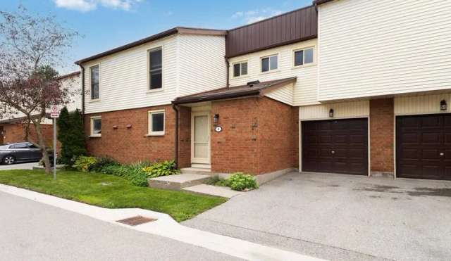 Townhouse For Sale in Unorganized Centre Parry Sound, Ontario