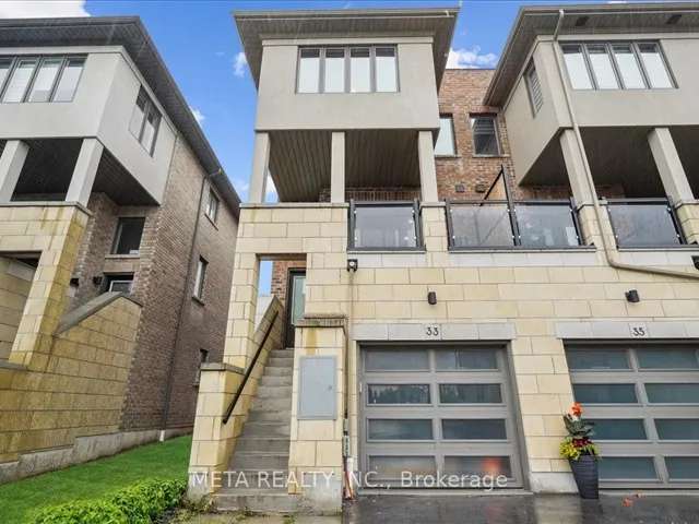 Townhouse For Sale in Whitby, Ontario