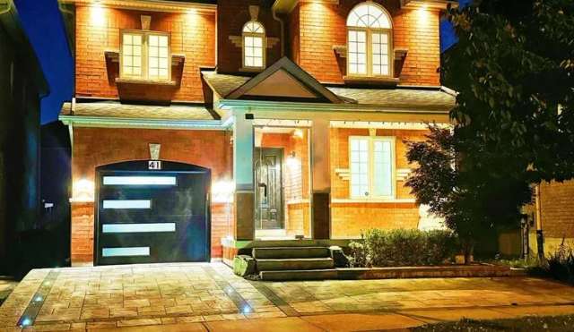 House For Sale in Markham, Ontario