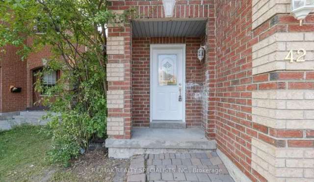 House For Sale in Brampton, Ontario