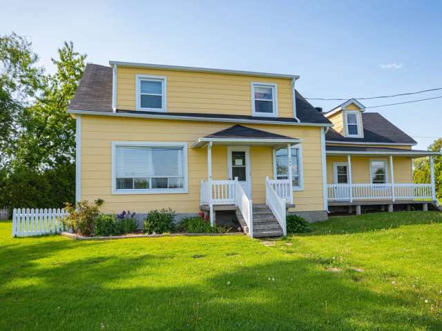 Duplex For Sale in Coteau-du-Lac, Quebec