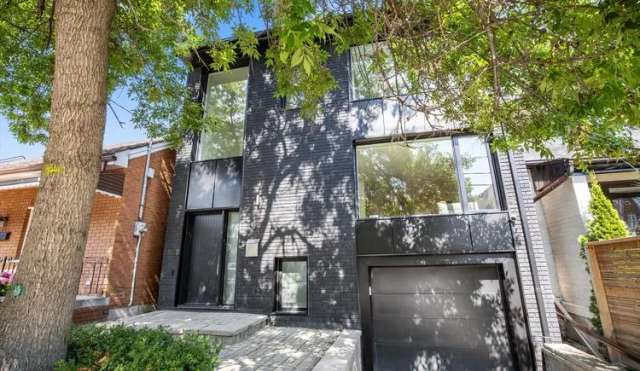 House For Sale in Toronto, Ontario