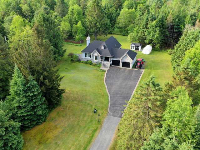 Bungalow For Sale in Quebec, Quebec