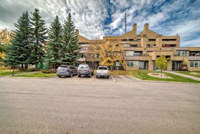 House For Sale in Calgary, Alberta