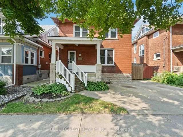 House For Sale in Sarnia, Ontario