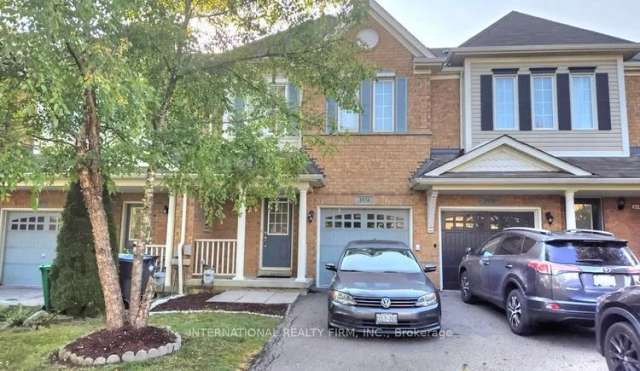 Townhouse For Sale in Mississauga, Ontario