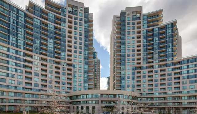 Condo For Sale in Vaughan, Ontario