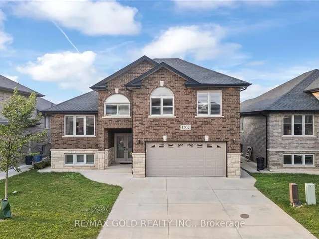 House For Sale in Windsor, Ontario