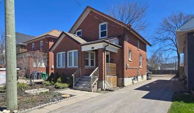 House For Sale in Brampton, Ontario