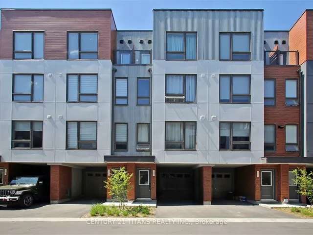 Townhouse For Sale in Oshawa, Ontario