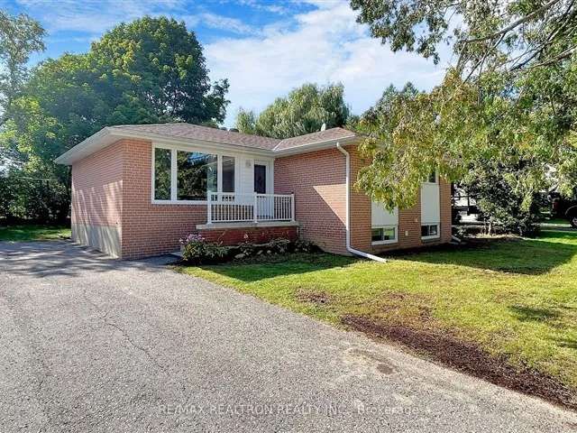 House For Sale in Aurora, Ontario