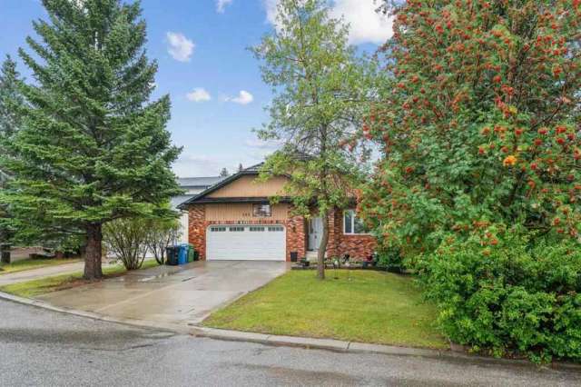 House For Sale in Calgary, Alberta