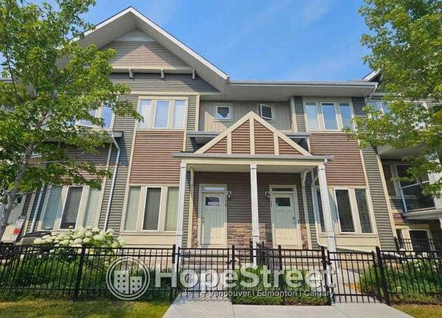 Townhouse For Rent in Calgary, Alberta