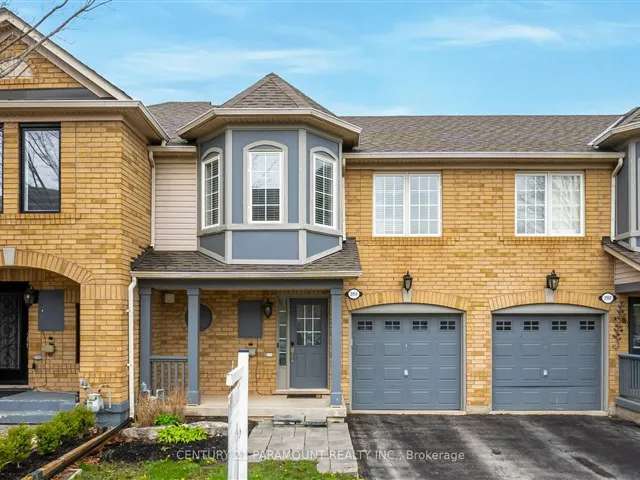 Townhouse For Sale in Oakville, Ontario