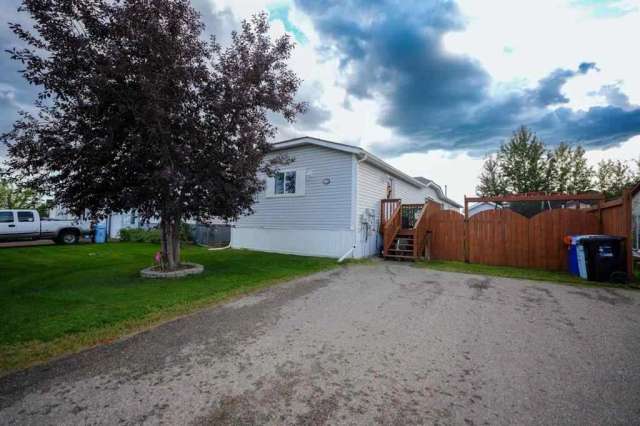 House For Sale in Fort McMurray, Alberta