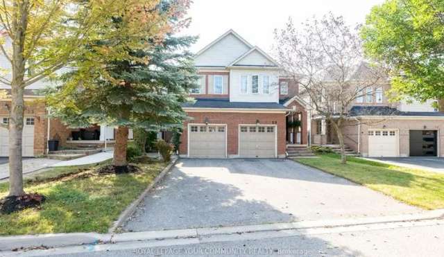 House For Sale in Aurora, Ontario