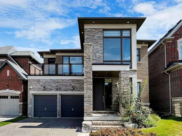 House For Sale in Aurora, Ontario