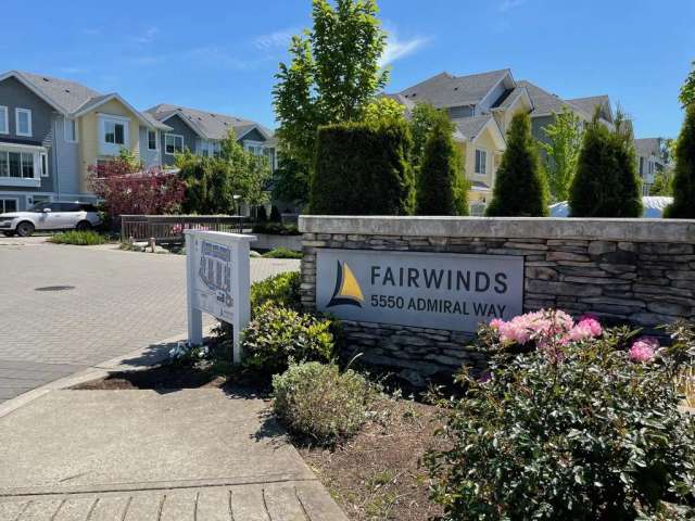 Townhouse For Sale in Delta, British Columbia