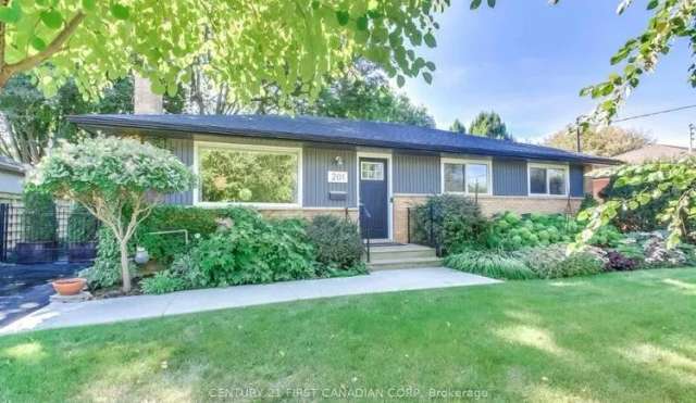 House For Sale in Ottawa, Ontario