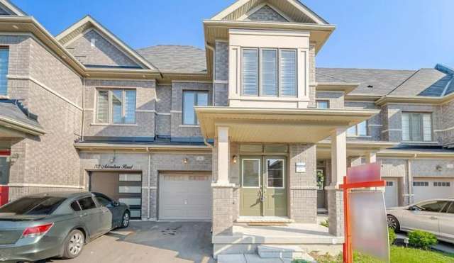 Townhouse For Sale in Brampton, Ontario