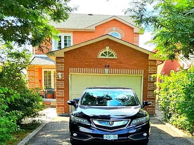 House For Sale in Brampton, Ontario